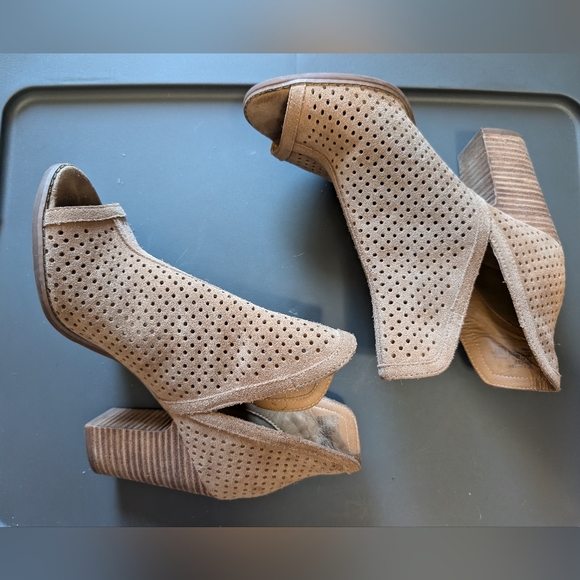 LUCKY BRAND Larise Pull On Leather Heel Boots W9 Brown - Picture 3 of 7